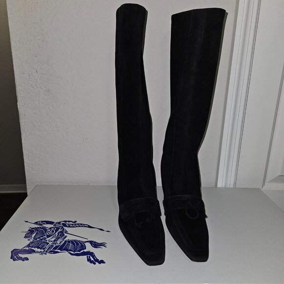 Burberry wms black low heel boots, EU 38, US 8 - Picture 9 of 11